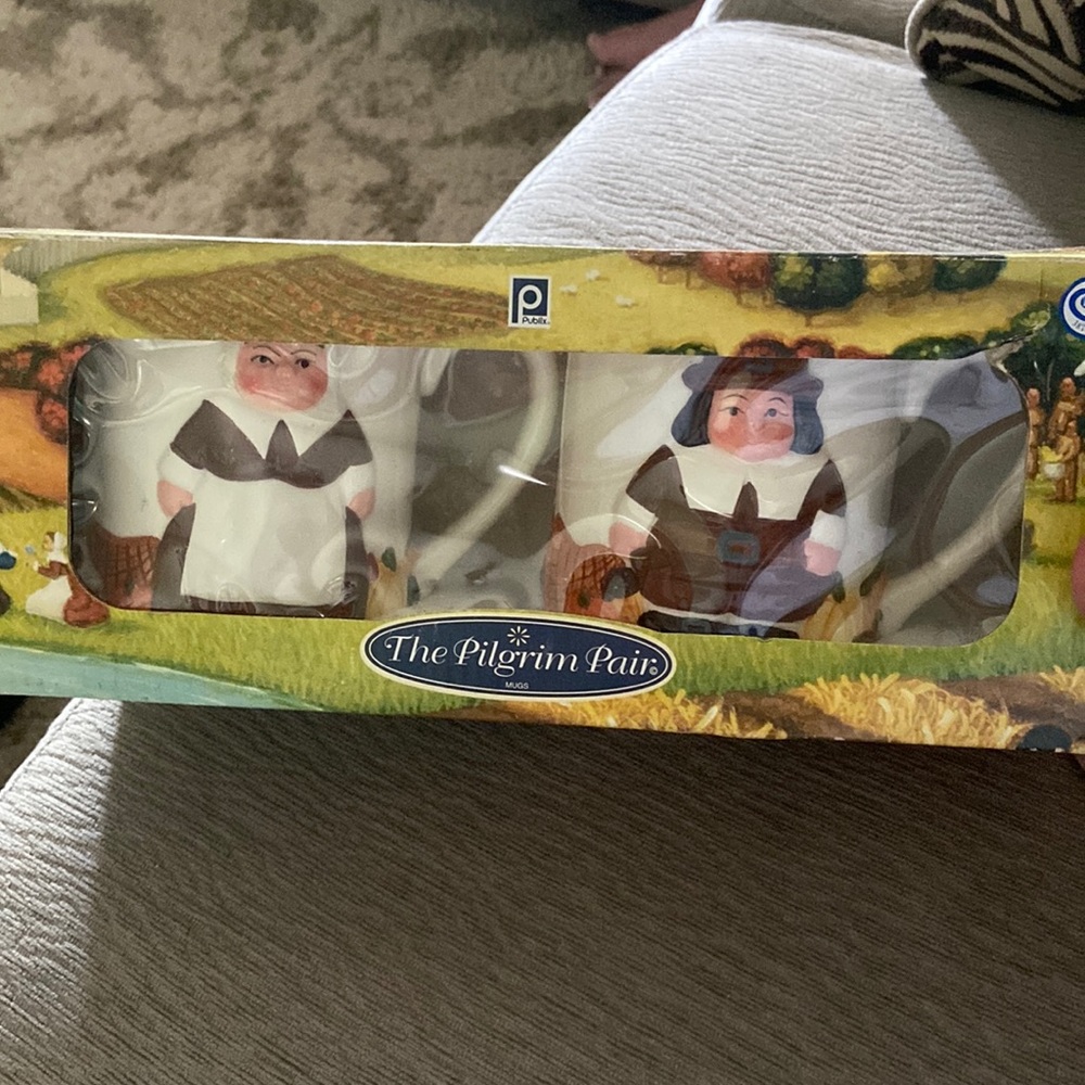 Publix collection… A pilgrim pair… Coffee mugs. As new.